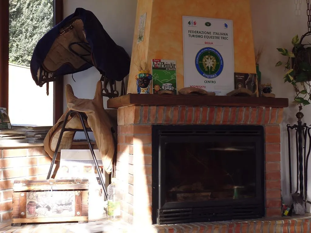 Agriturismo Il Mandorleto Villa Pergusa Farm stay